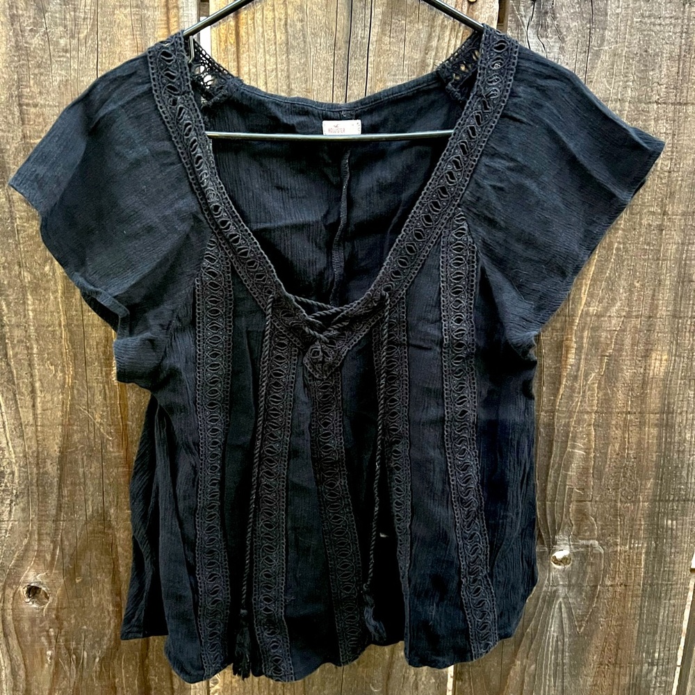 Hollister cute cottage core flutter sleeve blouse